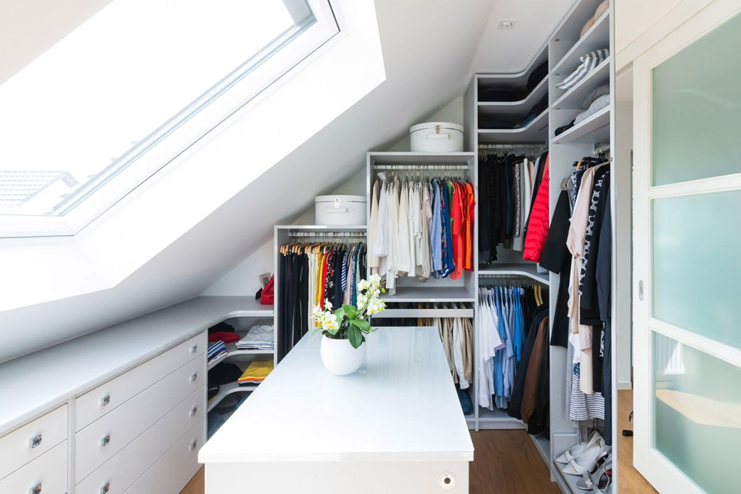 Begehbarer Dachschrägenschrank "Interior“ Von Cabinet - Bild 4 regarding Begehbarer Kleiderschrank Schräge