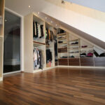 Begehbarer Kleiderschrank In Dachschräge – Begehbare Inside Begehbarer Kleiderschrank Schräge