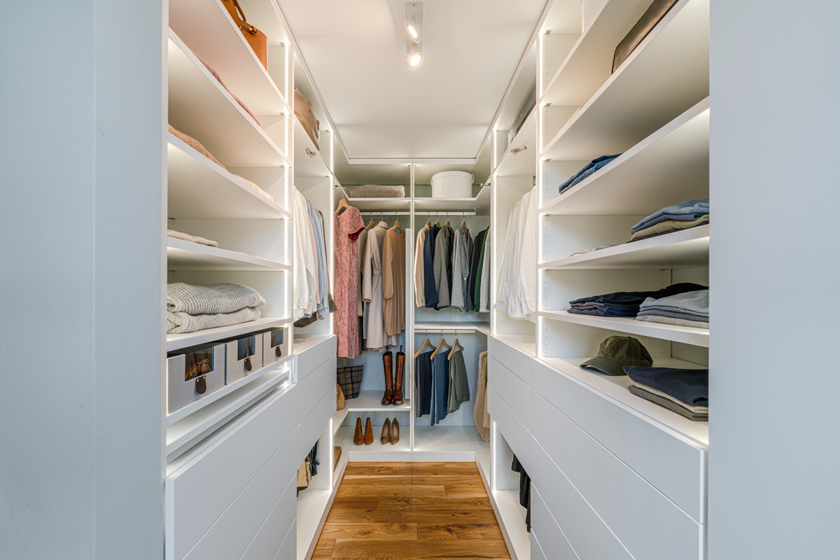 Begehbarer Kleiderschrank - Individuell Gefertigt within Begehbarer Kleiderschrank