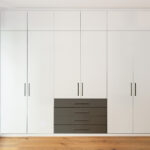 Extra Hoher Altbau-Kleiderschrank | Urbana Möbel München in Kleiderschrank Extra Hoch