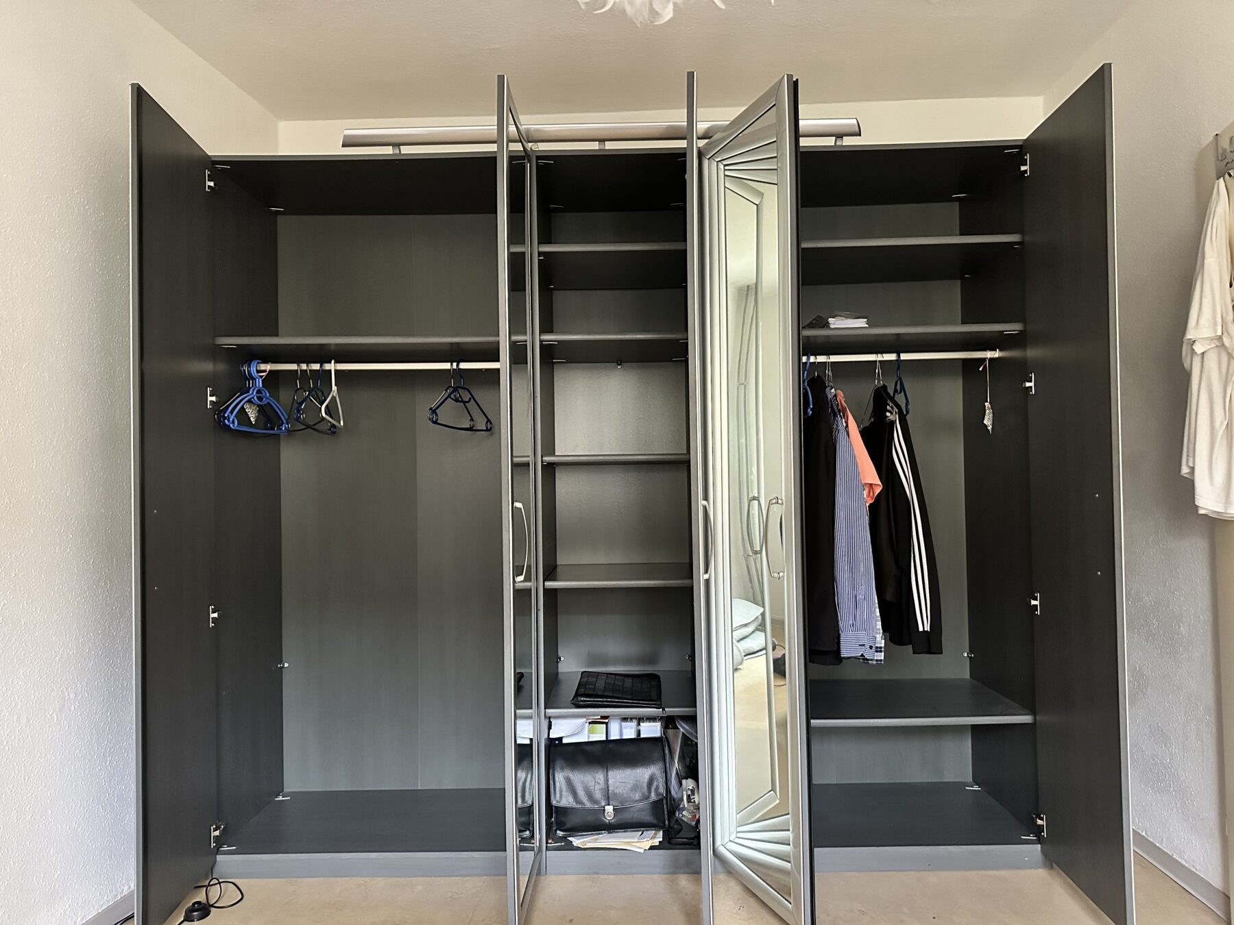 Kleiderschrank 2,50X2,20 Von Segmüller - Original Antike Möbel regarding Segmüller Kleiderschrank