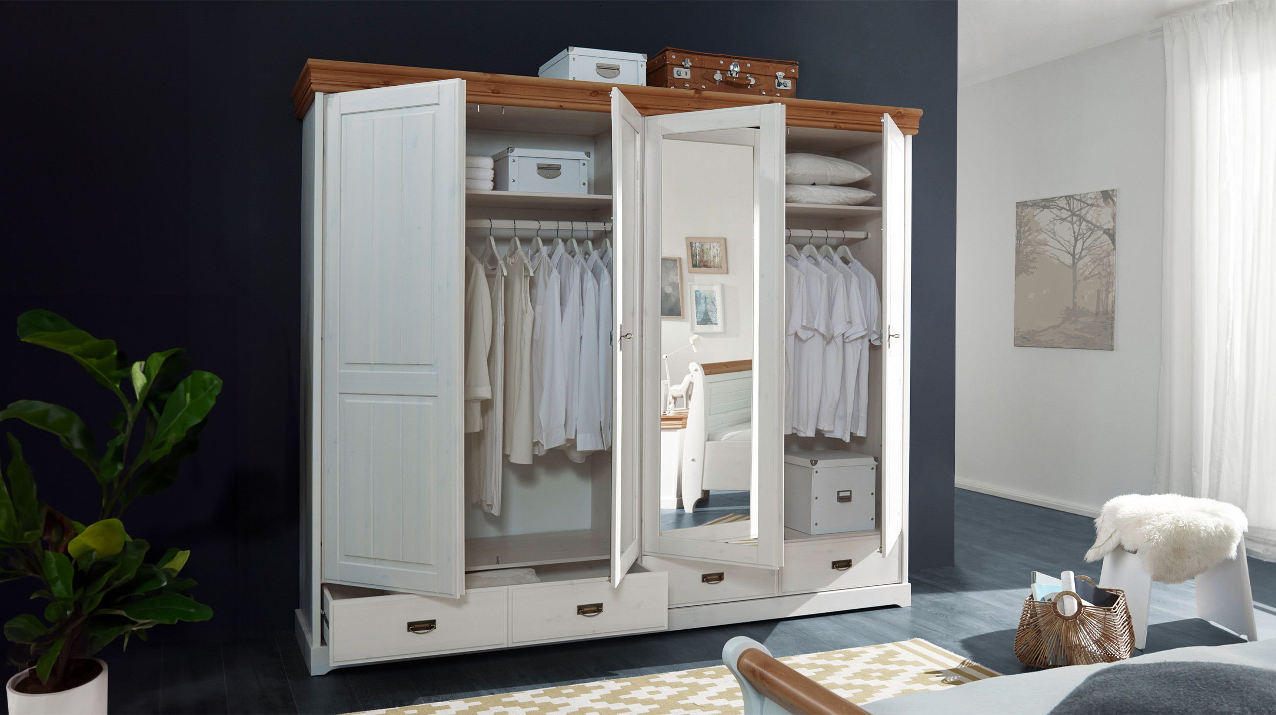 Kleiderschrank Matilda Kiefer Massiv Weiß | Die Möbelfundgrube with Kleiderschrank Weiß  Hlz