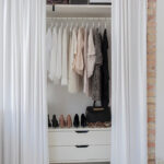 Offene, Bodenlange Weiße Vorhänge Vor … – Bild Kaufen – 11445056 Intended For Offener Kleiderschrank Vorhang